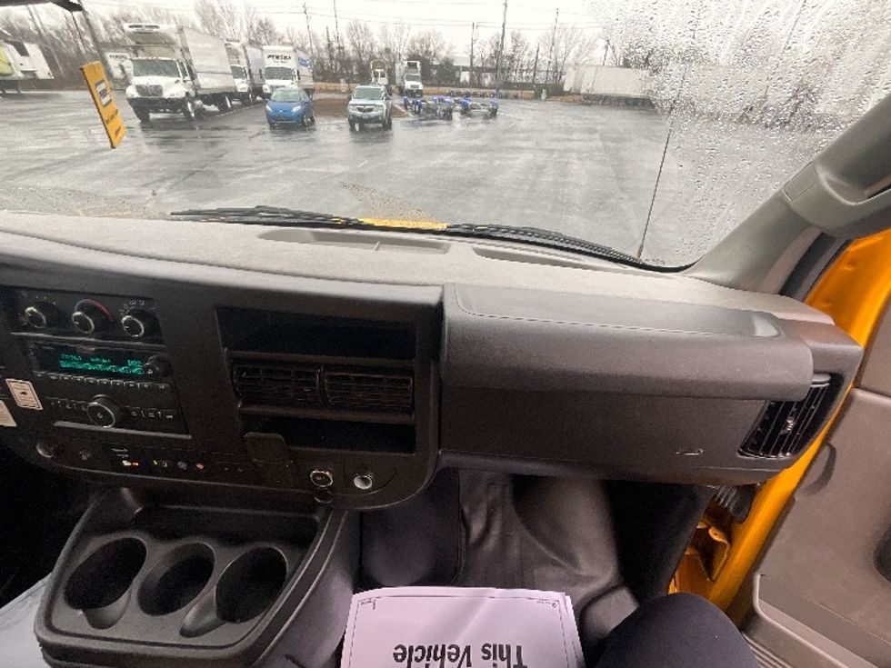 Light Duty Box Truck-Light and Medium Duty Trucks-GMC-2021-Savana G33903-Middlefield-OH-90,023\n\t\tmiles-$ 27,250 - Image 20