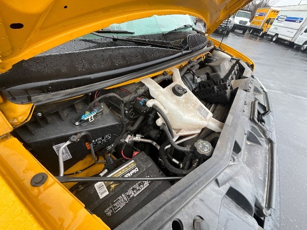 Light Duty Box Truck-Light and Medium Duty Trucks-GMC-2021-Savana G33903-Middlefield-OH-90,023\n\t\tmiles-$ 27,250 - Image 22