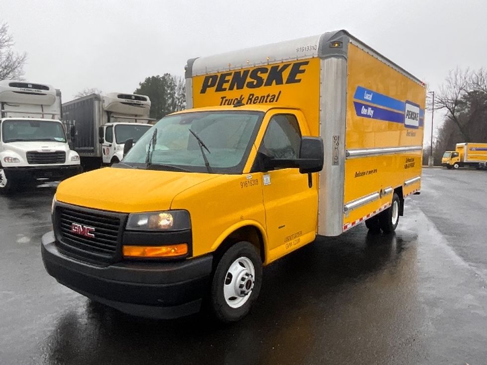 Light Duty Box Truck-Light and Medium Duty Trucks-GMC-2021-Savana G33903-Middlefield-OH-90,023\n\t\tmiles-$ 27,250 - Image 3