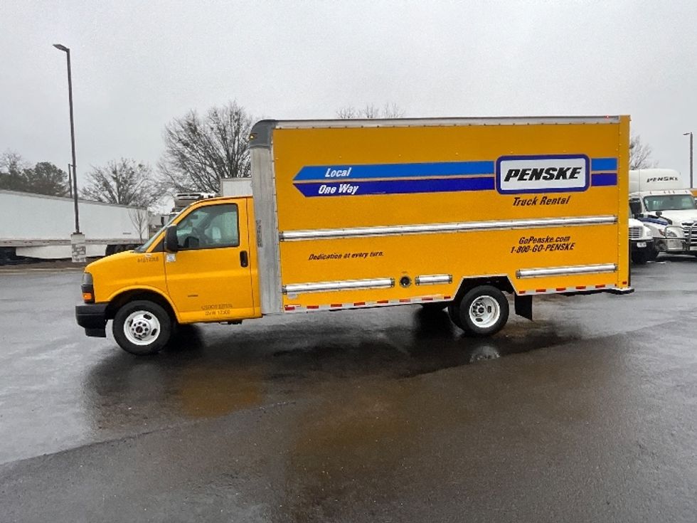Light Duty Box Truck-Light and Medium Duty Trucks-GMC-2021-Savana G33903-Middlefield-OH-90,023\n\t\tmiles-$ 27,250 - Image 4