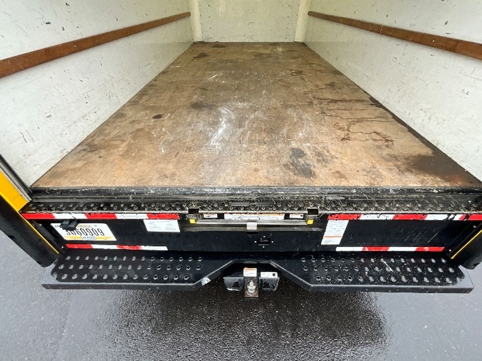 Light Duty Box Truck-Light and Medium Duty Trucks-GMC-2021-Savana G33903-Middlefield-OH-90,023\n\t\tmiles-$ 27,250 - Image 9