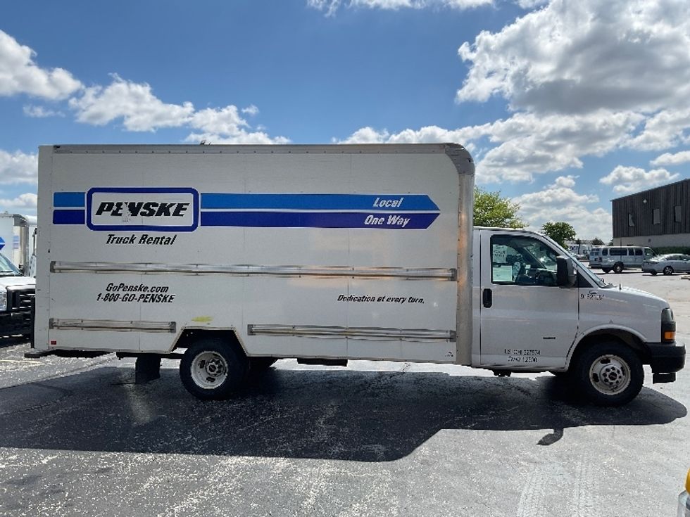 Light Duty Box Truck-Light and Medium Duty Trucks-GMC-2021-Savana G33903-Middlefield-OH-94,916\n\t\tmiles-$ 25,750 - Image 14