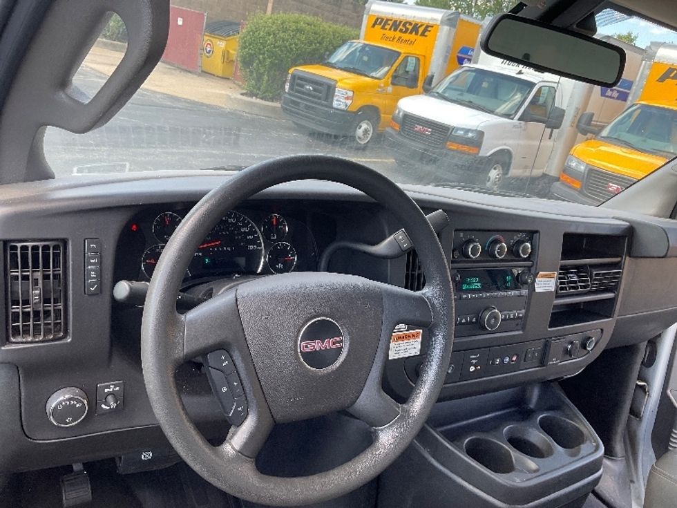 Light Duty Box Truck-Light and Medium Duty Trucks-GMC-2021-Savana G33903-Middlefield-OH-94,916\n\t\tmiles-$ 25,750 - Image 17