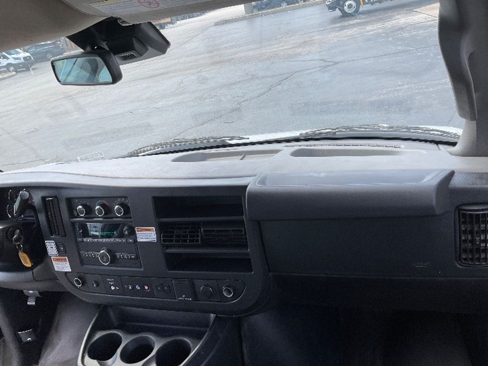 Light Duty Box Truck-Light and Medium Duty Trucks-GMC-2021-Savana G33903-Middlefield-OH-94,916\n\t\tmiles-$ 25,750 - Image 19