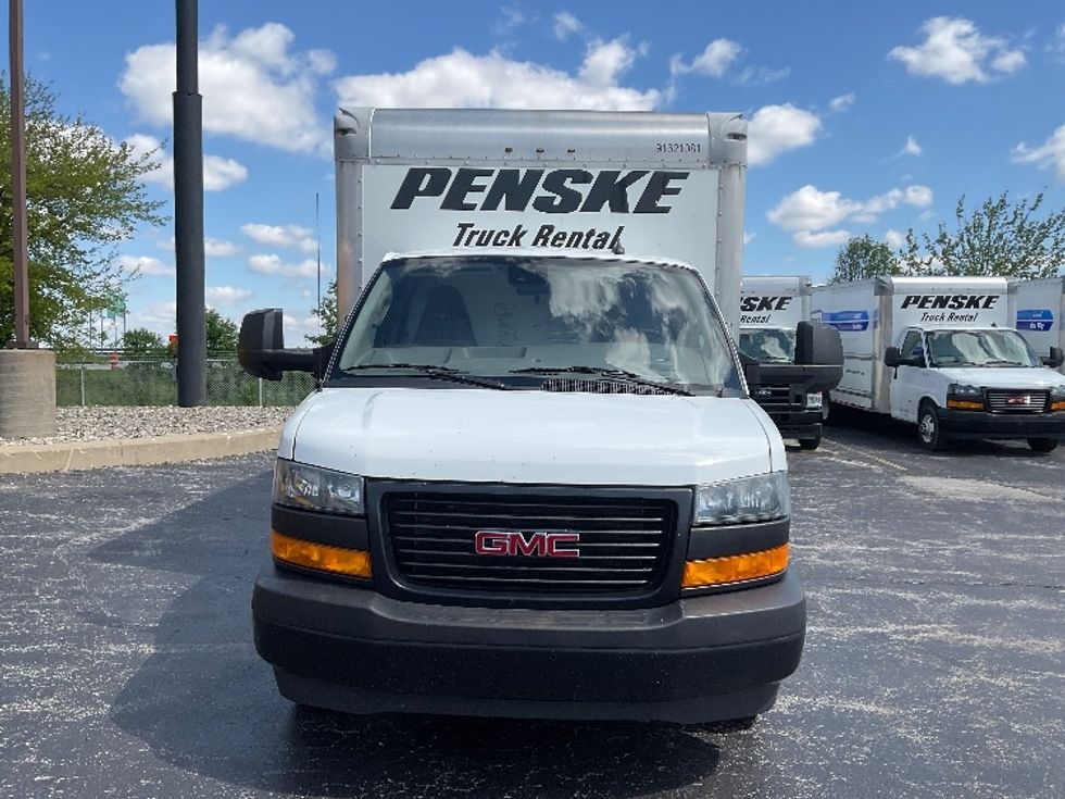 Light Duty Box Truck-Light and Medium Duty Trucks-GMC-2021-Savana G33903-Middlefield-OH-94,916\n\t\tmiles-$ 25,750 - Image 2