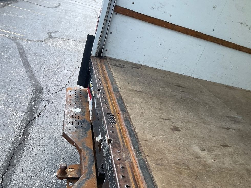 Light Duty Box Truck-Light and Medium Duty Trucks-GMC-2021-Savana G33903-Middlefield-OH-94,916\n\t\tmiles-$ 25,750 - Image 9