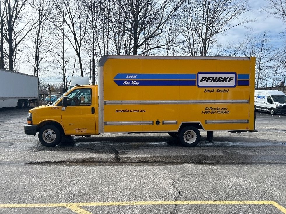 2021 Gmc Savana 3500 Cutaway photo 4