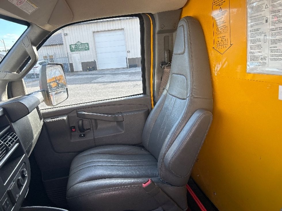 Light Duty Box Truck-Light and Medium Duty Trucks-GMC-2021-Savana G33903-Milford-DE-93,669\n\t\tmiles-$ 26,500 - Image 18