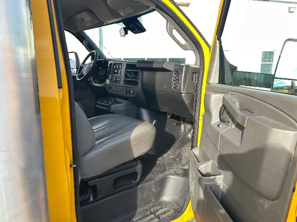Light Duty Box Truck-Light and Medium Duty Trucks-GMC-2021-Savana G33903-Milford-DE-93,669\n\t\tmiles-$ 26,500 - Image 19