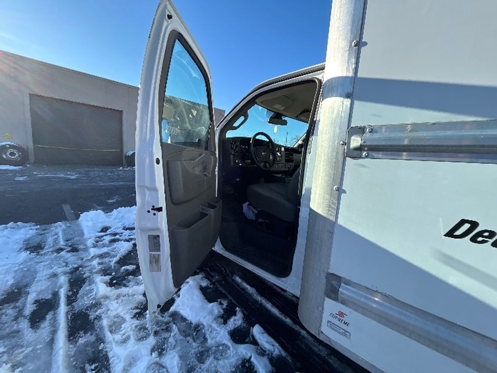 Light Duty Box Truck-Light and Medium Duty Trucks-GMC-2021-Savana G33903-Millville-NJ-72,757\n\t\tmiles-$ 37,000 - Image 15