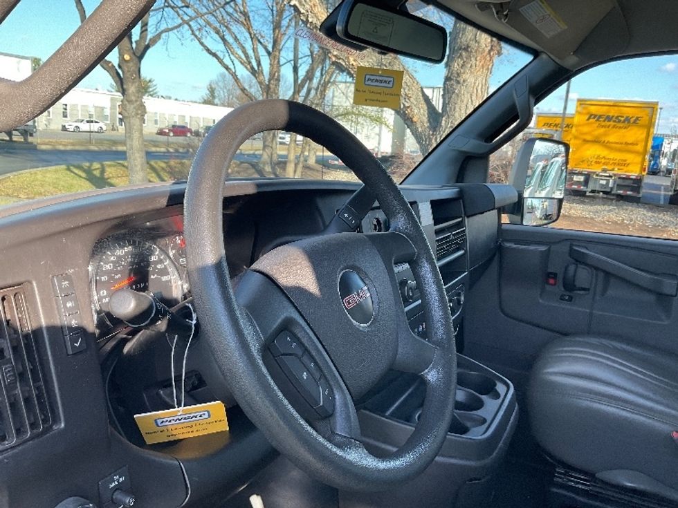 Light Duty Box Truck-Light and Medium Duty Trucks-GMC-2021-Savana G33903-Millville-NJ-72,757\n\t\tmiles-$ 37,000 - Image 16