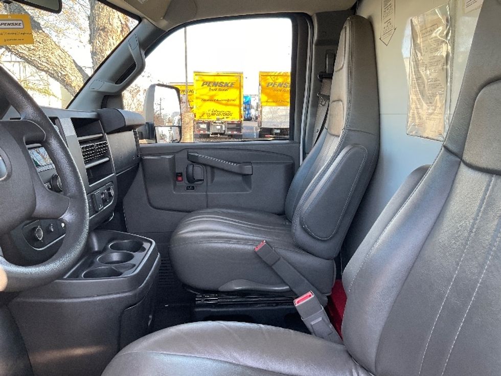 Light Duty Box Truck-Light and Medium Duty Trucks-GMC-2021-Savana G33903-Millville-NJ-72,757\n\t\tmiles-$ 37,000 - Image 18