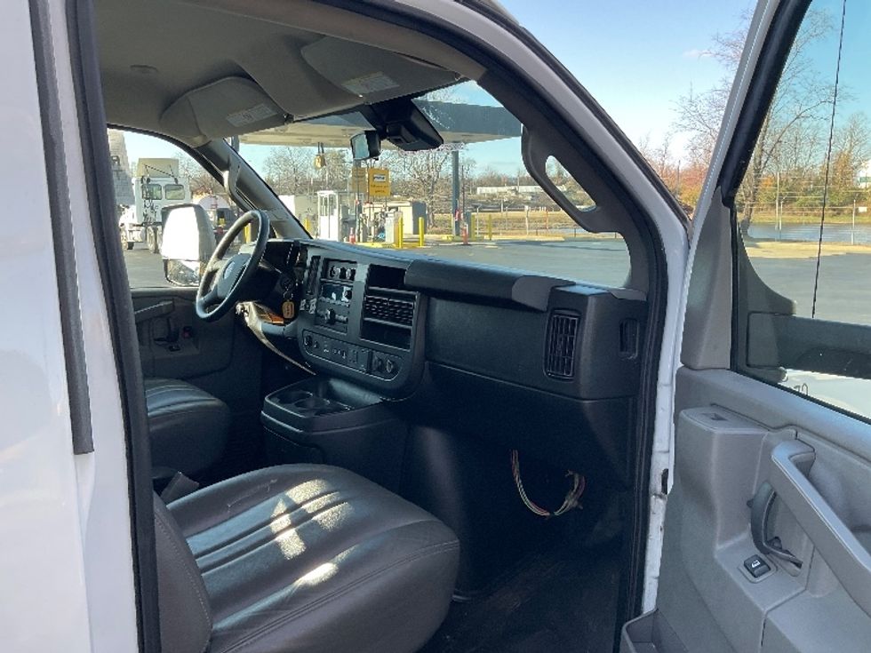 Light Duty Box Truck-Light and Medium Duty Trucks-GMC-2021-Savana G33903-Millville-NJ-72,757\n\t\tmiles-$ 37,000 - Image 19