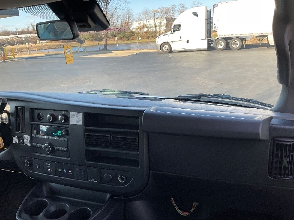 Light Duty Box Truck-Light and Medium Duty Trucks-GMC-2021-Savana G33903-Millville-NJ-72,757\n\t\tmiles-$ 37,000 - Image 20