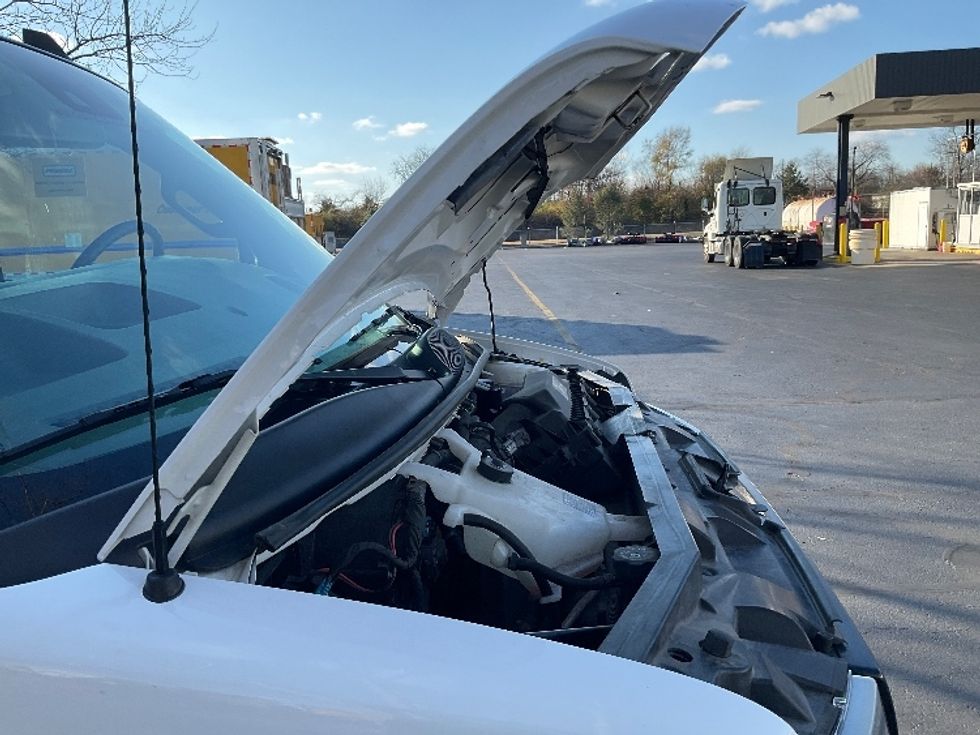 Light Duty Box Truck-Light and Medium Duty Trucks-GMC-2021-Savana G33903-Millville-NJ-72,757\n\t\tmiles-$ 37,000 - Image 22