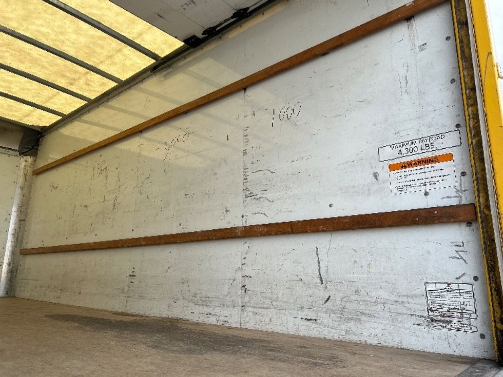 Light Duty Box Truck-Light and Medium Duty Trucks-GMC-2021-Savana G33903-Milwaukee-WI-100,413\n\t\tmiles-$ 27,750 - Image 11