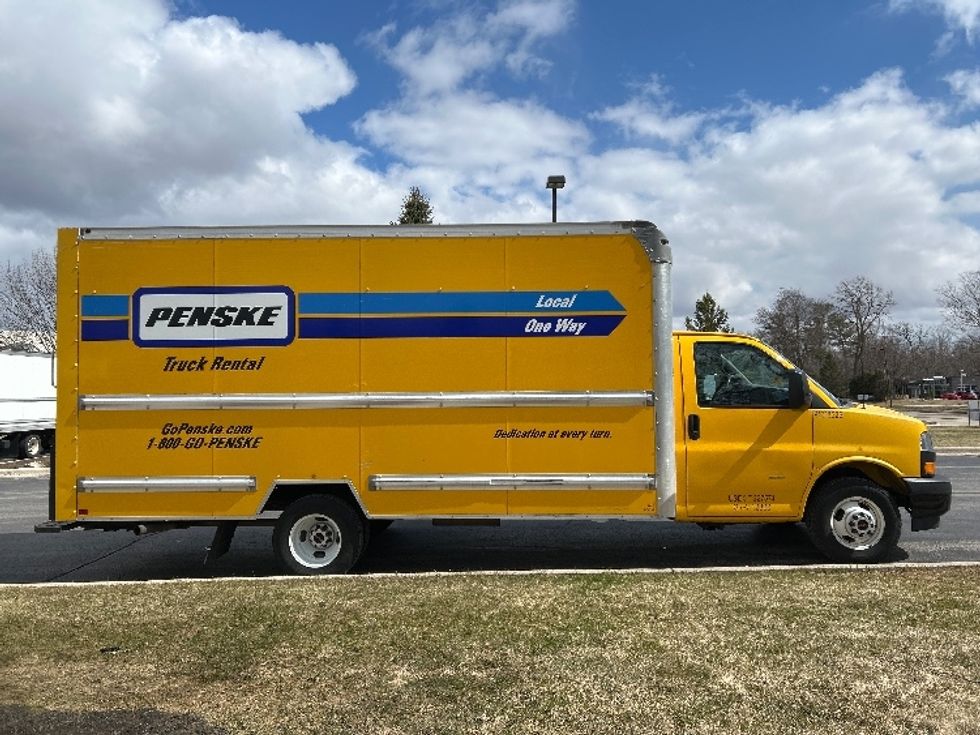 Light Duty Box Truck-Light and Medium Duty Trucks-GMC-2021-Savana G33903-Milwaukee-WI-100,413\n\t\tmiles-$ 27,750 - Image 14