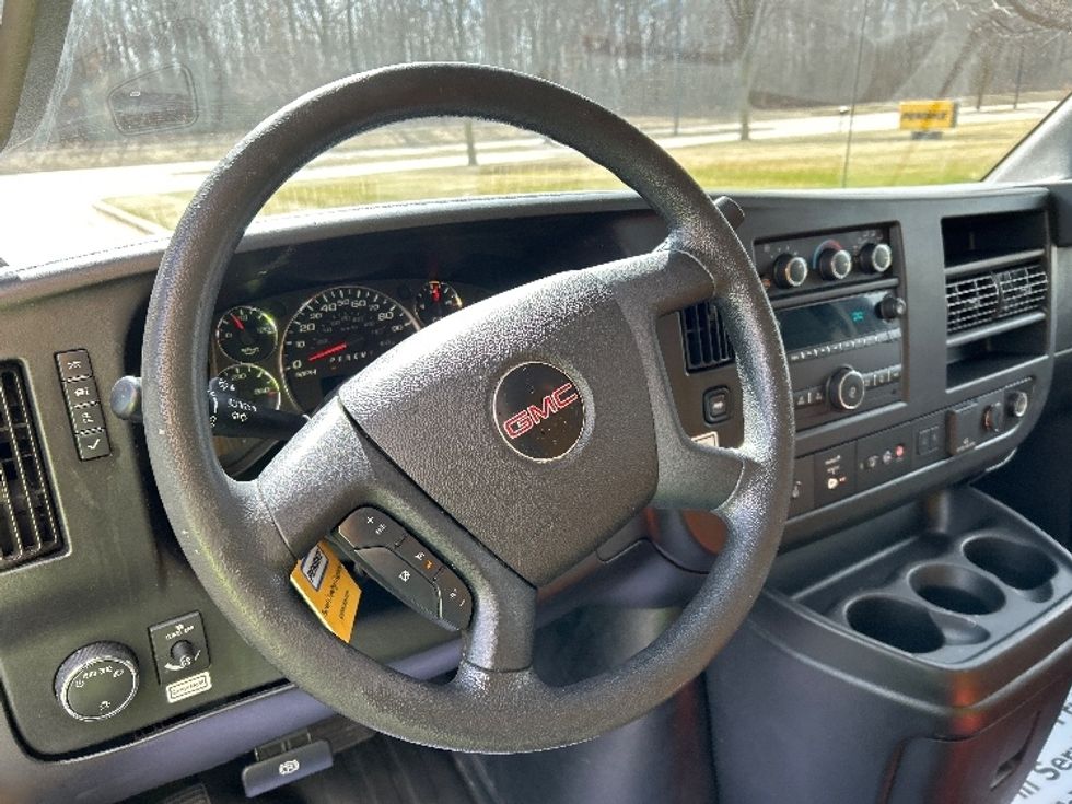 Light Duty Box Truck-Light and Medium Duty Trucks-GMC-2021-Savana G33903-Milwaukee-WI-100,413\n\t\tmiles-$ 27,750 - Image 16
