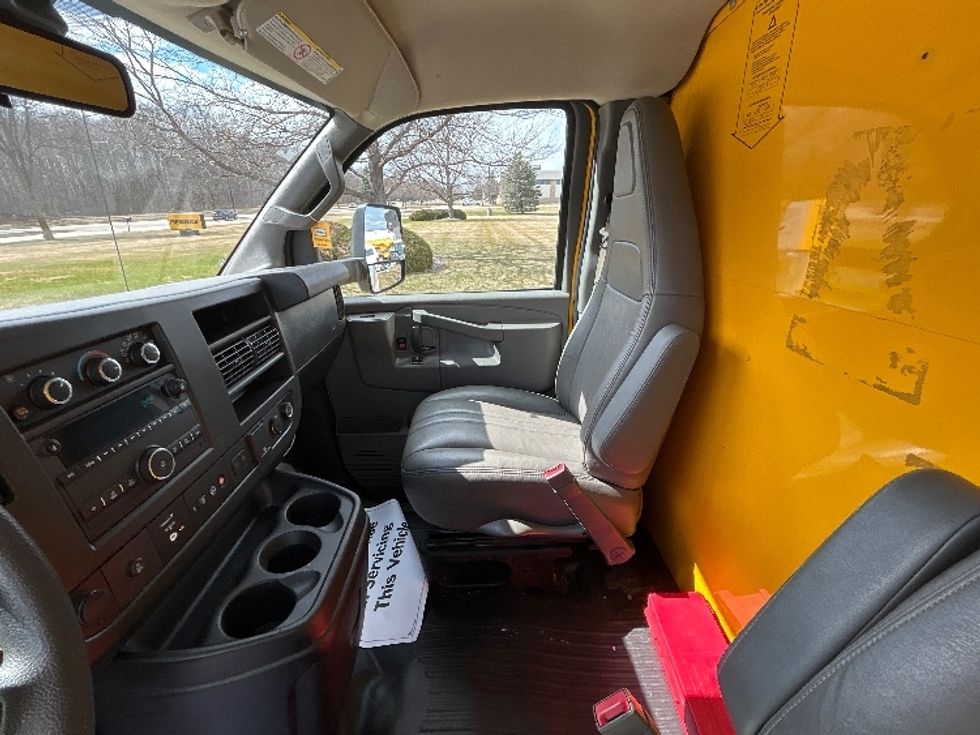 Light Duty Box Truck-Light and Medium Duty Trucks-GMC-2021-Savana G33903-Milwaukee-WI-100,413\n\t\tmiles-$ 27,750 - Image 18