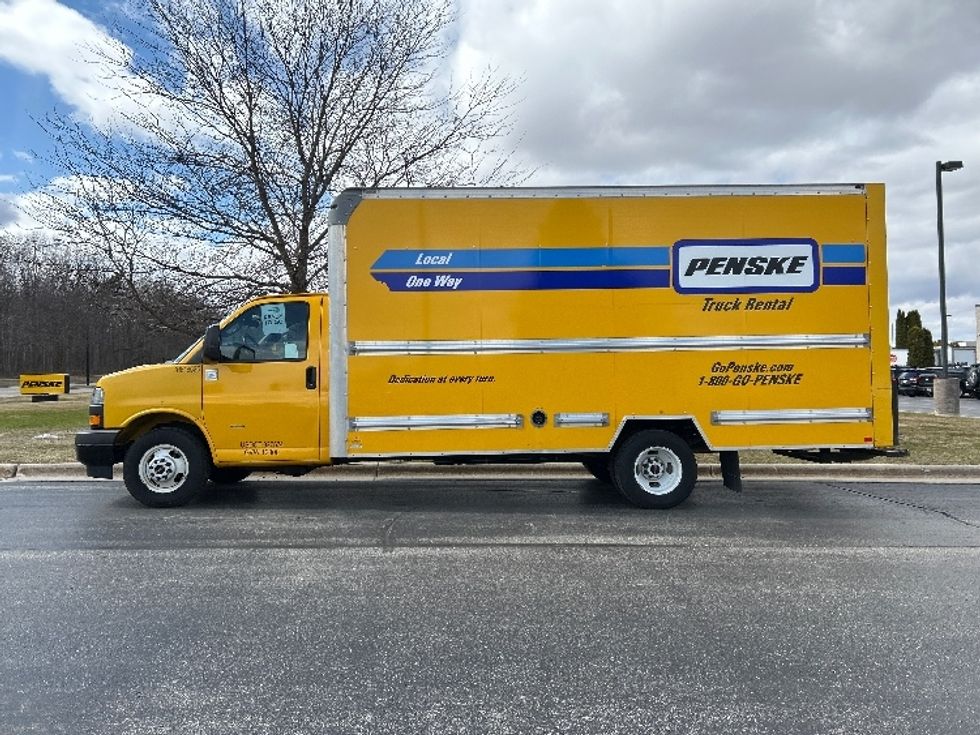 Light Duty Box Truck-Light and Medium Duty Trucks-GMC-2021-Savana G33903-Milwaukee-WI-100,413\n\t\tmiles-$ 27,750 - Image 4