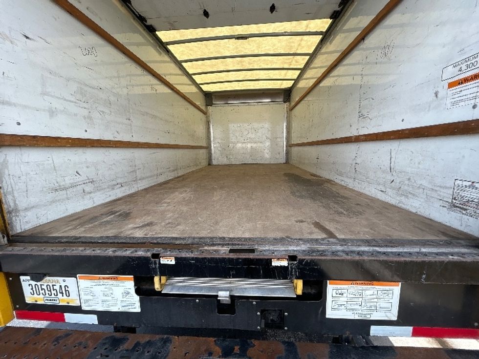 Light Duty Box Truck-Light and Medium Duty Trucks-GMC-2021-Savana G33903-Milwaukee-WI-100,413\n\t\tmiles-$ 27,750 - Image 9