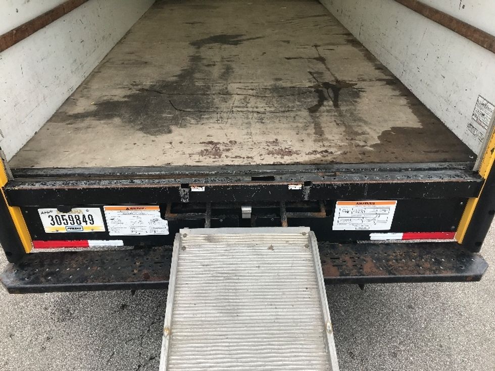 Light Duty Box Truck-Light and Medium Duty Trucks-GMC-2021-Savana G33903-Milwaukee-WI-101,301\n\t\tmiles-$ 27,500 - Image 10