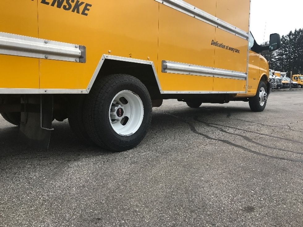 Light Duty Box Truck-Light and Medium Duty Trucks-GMC-2021-Savana G33903-Milwaukee-WI-101,301\n\t\tmiles-$ 27,500 - Image 14
