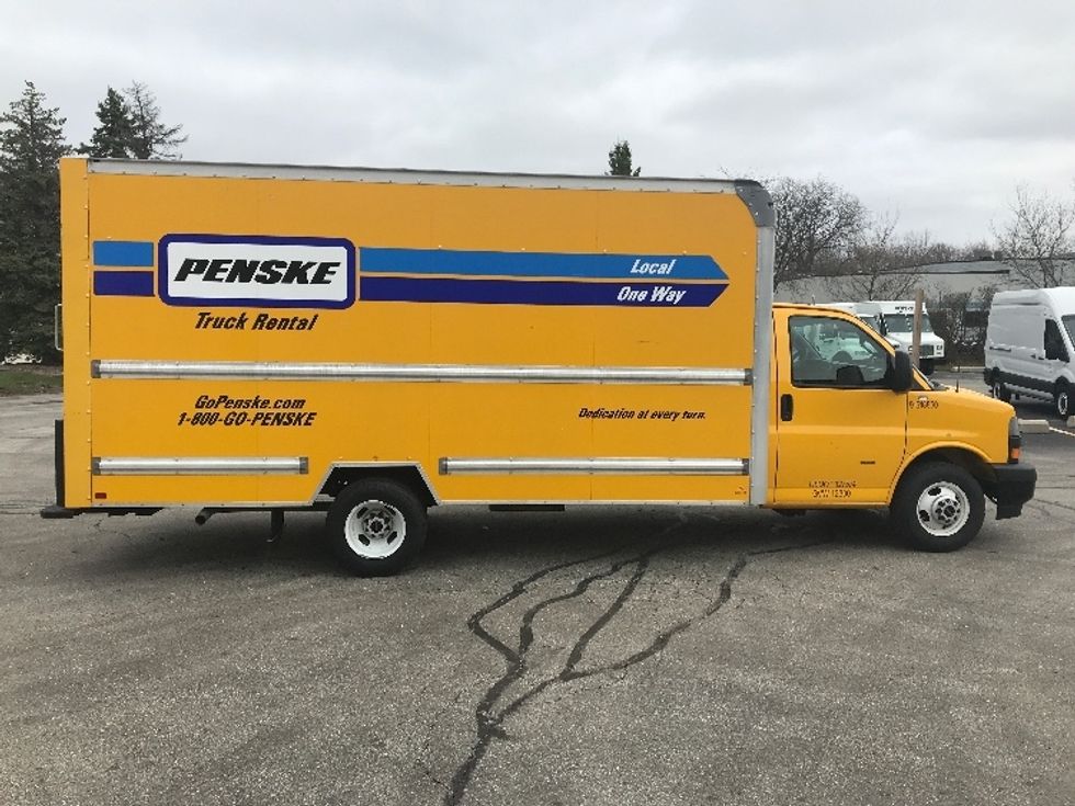 Light Duty Box Truck-Light and Medium Duty Trucks-GMC-2021-Savana G33903-Milwaukee-WI-101,301\n\t\tmiles-$ 27,500 - Image 15