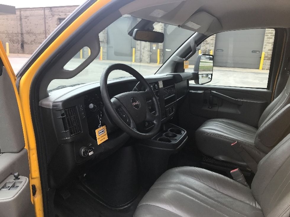 Light Duty Box Truck-Light and Medium Duty Trucks-GMC-2021-Savana G33903-Milwaukee-WI-101,301\n\t\tmiles-$ 27,500 - Image 17