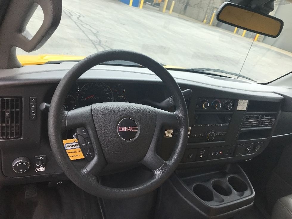 Light Duty Box Truck-Light and Medium Duty Trucks-GMC-2021-Savana G33903-Milwaukee-WI-101,301\n\t\tmiles-$ 27,500 - Image 18