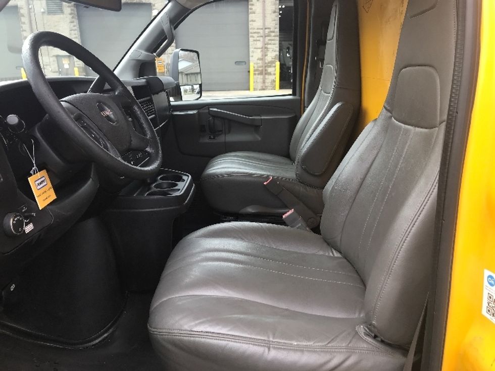 Light Duty Box Truck-Light and Medium Duty Trucks-GMC-2021-Savana G33903-Milwaukee-WI-101,301\n\t\tmiles-$ 27,500 - Image 19