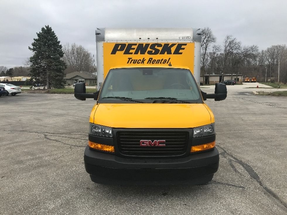 Light Duty Box Truck-Light and Medium Duty Trucks-GMC-2021-Savana G33903-Milwaukee-WI-101,301\n\t\tmiles-$ 27,500 - Image 2