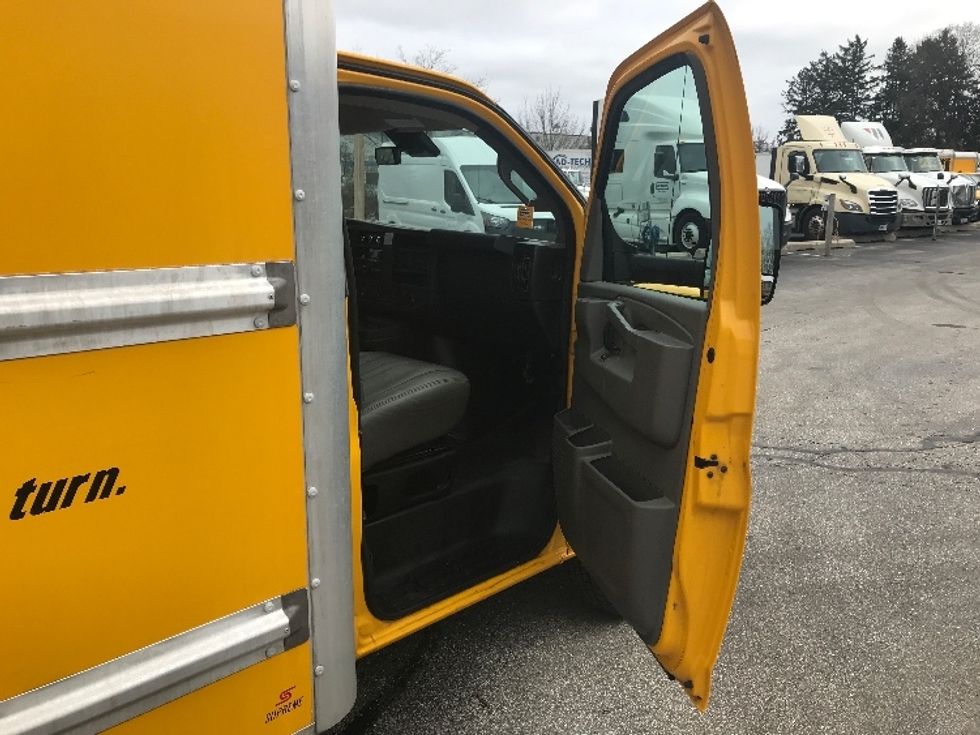 Light Duty Box Truck-Light and Medium Duty Trucks-GMC-2021-Savana G33903-Milwaukee-WI-101,301\n\t\tmiles-$ 27,500 - Image 20