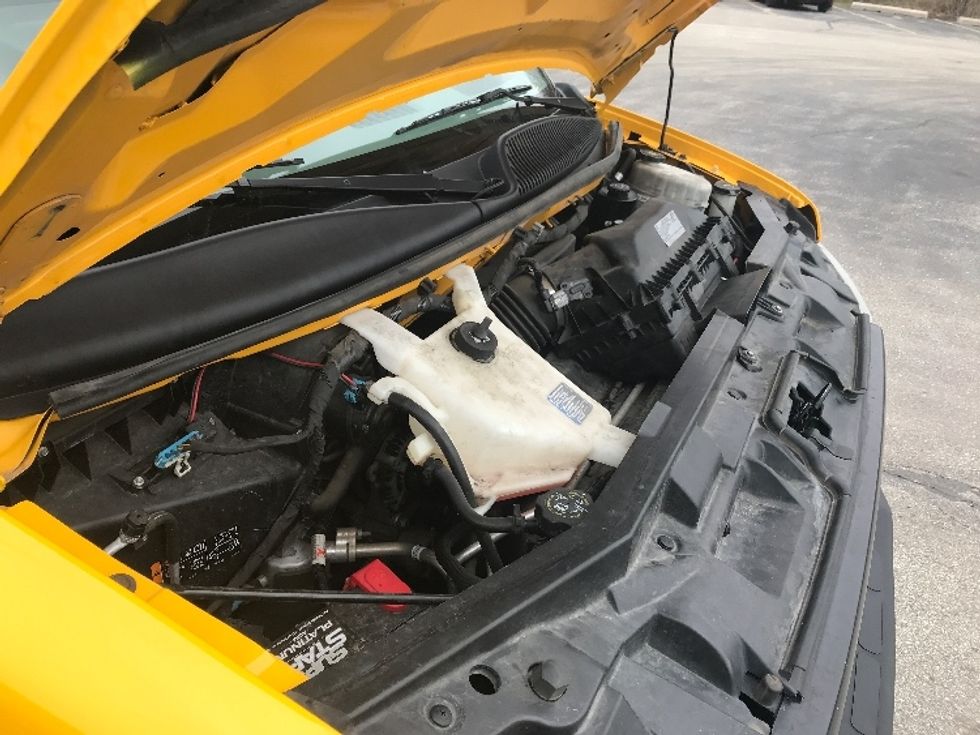 Light Duty Box Truck-Light and Medium Duty Trucks-GMC-2021-Savana G33903-Milwaukee-WI-101,301\n\t\tmiles-$ 27,500 - Image 23