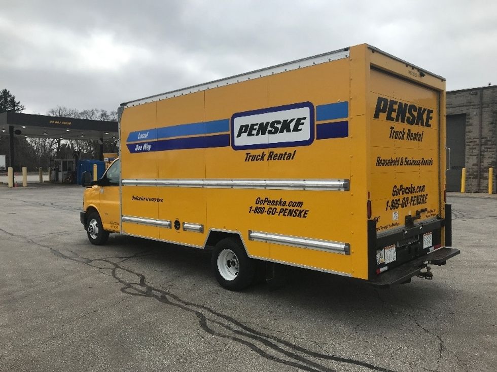 Light Duty Box Truck-Light and Medium Duty Trucks-GMC-2021-Savana G33903-Milwaukee-WI-101,301\n\t\tmiles-$ 27,500 - Image 6