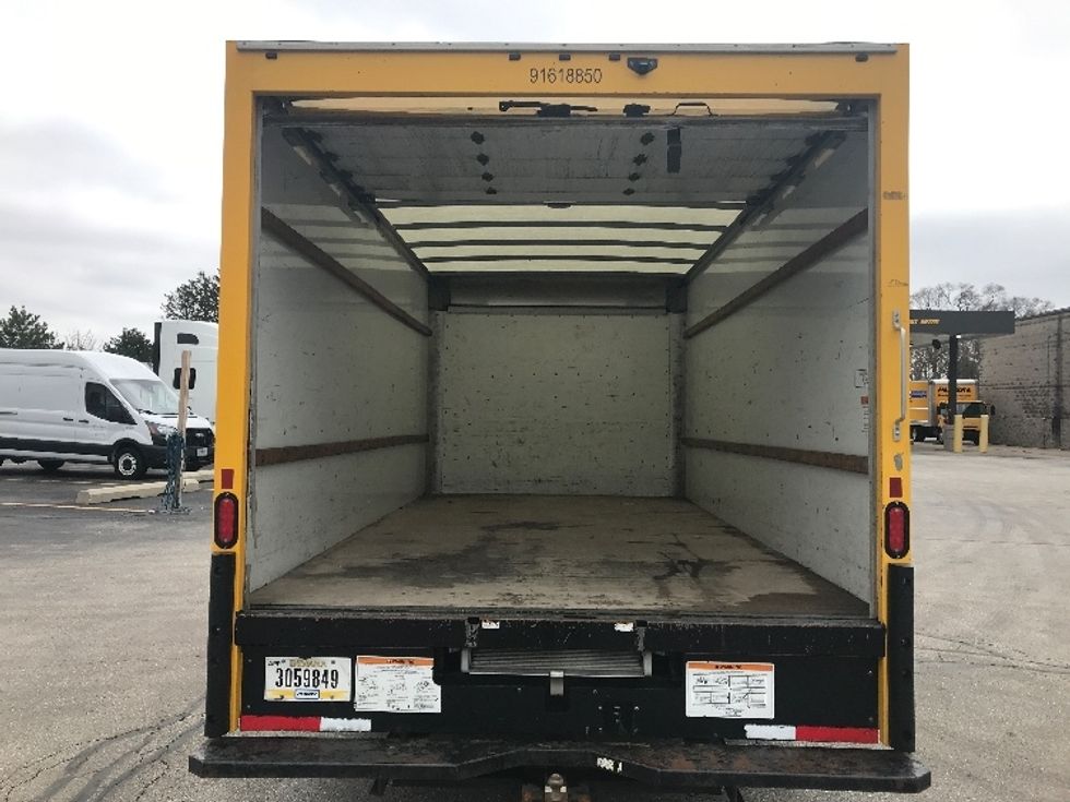Light Duty Box Truck-Light and Medium Duty Trucks-GMC-2021-Savana G33903-Milwaukee-WI-101,301\n\t\tmiles-$ 27,500 - Image 8