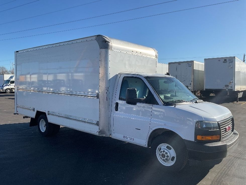 Light Duty Box Truck-Light and Medium Duty Trucks-GMC-2021-Savana G33903-Milwaukee-WI-102,260\n\t\tmiles-$ 29,750 - Image 1