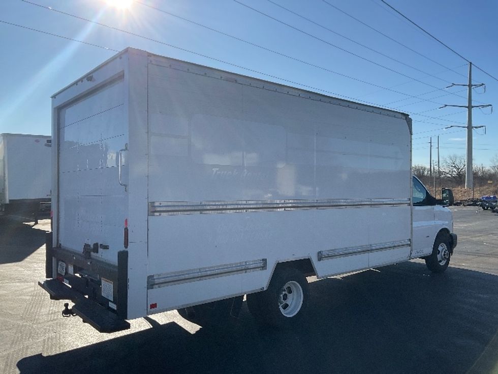 Light Duty Box Truck-Light and Medium Duty Trucks-GMC-2021-Savana G33903-Milwaukee-WI-102,260\n\t\tmiles-$ 29,750 - Image 12