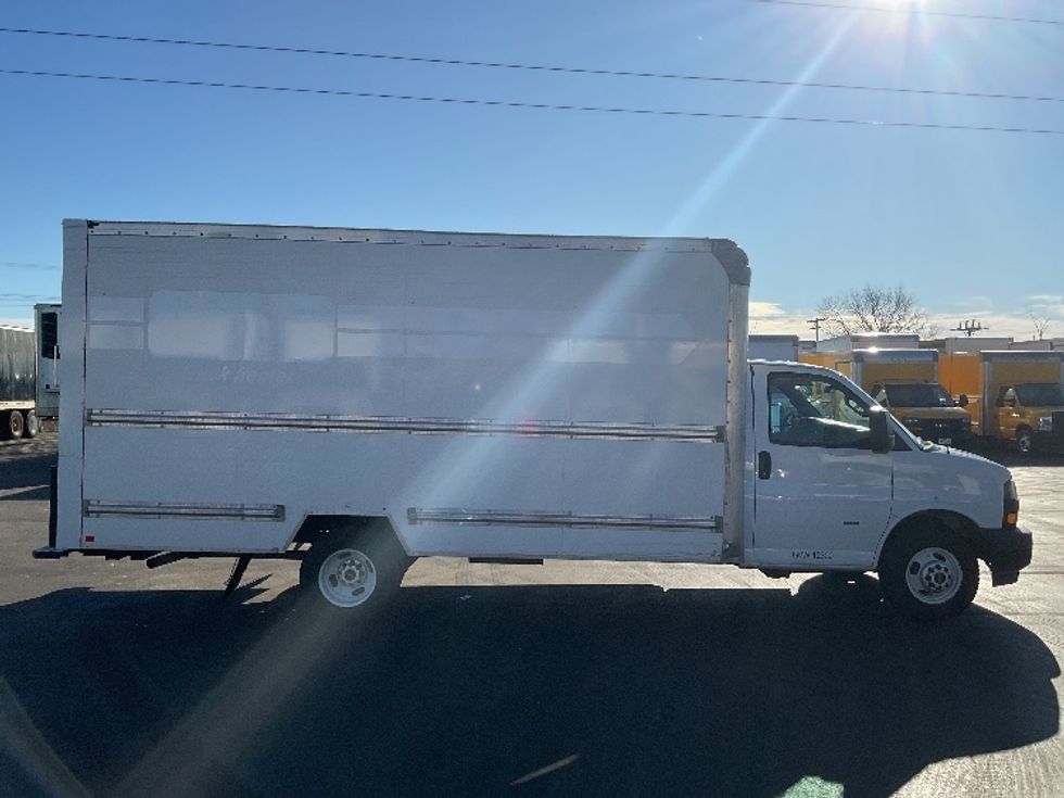 Light Duty Box Truck-Light and Medium Duty Trucks-GMC-2021-Savana G33903-Milwaukee-WI-102,260\n\t\tmiles-$ 29,750 - Image 13