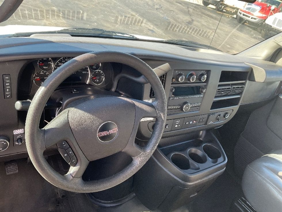 Light Duty Box Truck-Light and Medium Duty Trucks-GMC-2021-Savana G33903-Milwaukee-WI-102,260\n\t\tmiles-$ 29,750 - Image 16