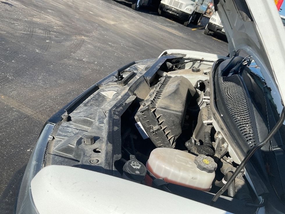 Light Duty Box Truck-Light and Medium Duty Trucks-GMC-2021-Savana G33903-Milwaukee-WI-102,260\n\t\tmiles-$ 29,750 - Image 22