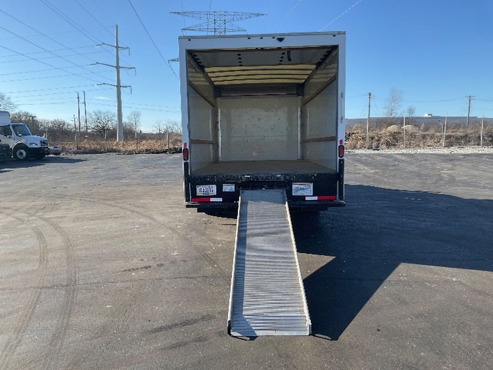 Light Duty Box Truck-Light and Medium Duty Trucks-GMC-2021-Savana G33903-Milwaukee-WI-102,260\n\t\tmiles-$ 29,750 - Image 8