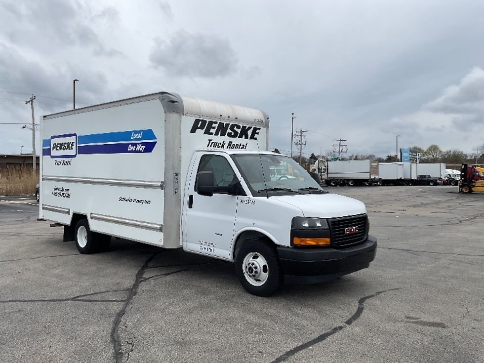 Light Duty Box Truck-Light and Medium Duty Trucks-GMC-2021-Savana G33903-Milwaukee-WI-105,800\n\t\tmiles-$ 26,750 - Image 1