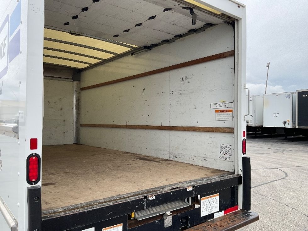 Light Duty Box Truck-Light and Medium Duty Trucks-GMC-2021-Savana G33903-Milwaukee-WI-105,800\n\t\tmiles-$ 26,750 - Image 10