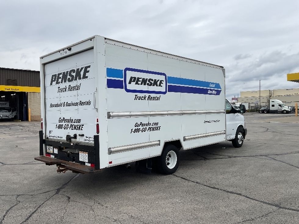 Light Duty Box Truck-Light and Medium Duty Trucks-GMC-2021-Savana G33903-Milwaukee-WI-105,800\n\t\tmiles-$ 26,750 - Image 11