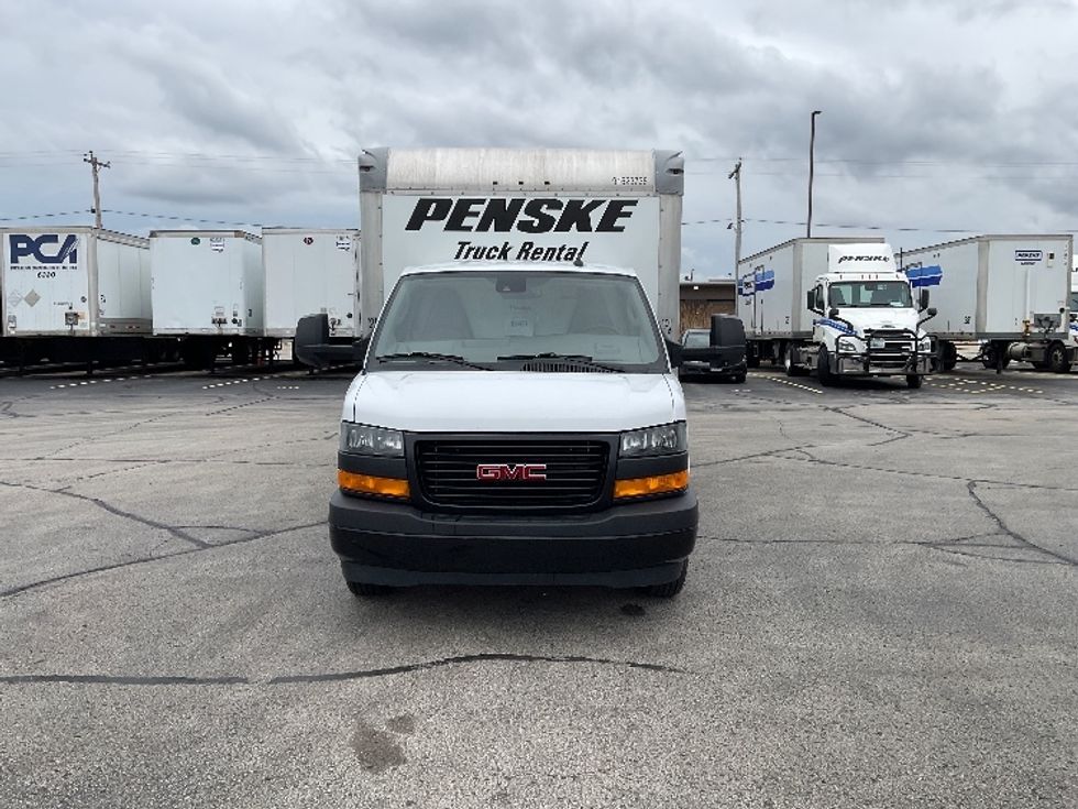 Light Duty Box Truck-Light and Medium Duty Trucks-GMC-2021-Savana G33903-Milwaukee-WI-105,800\n\t\tmiles-$ 26,750 - Image 2