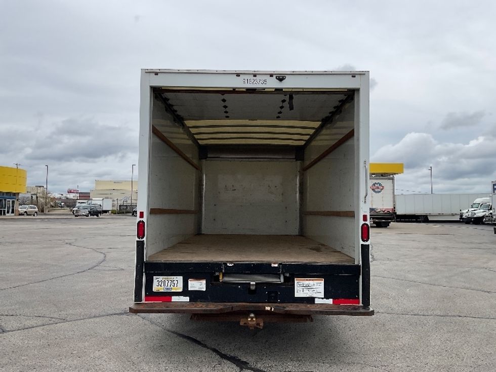 Light Duty Box Truck-Light and Medium Duty Trucks-GMC-2021-Savana G33903-Milwaukee-WI-105,800\n\t\tmiles-$ 26,750 - Image 7