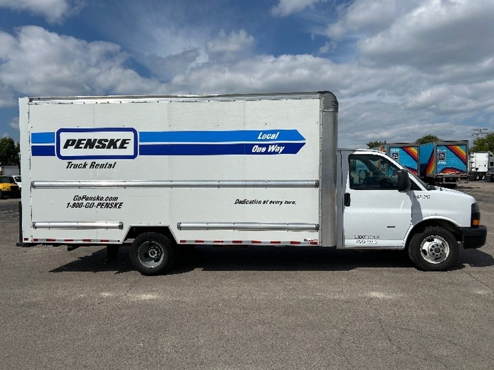 Light Duty Box Truck-Light and Medium Duty Trucks-GMC-2021-Savana G33903-Milwaukee-WI-109,970\n\t\tmiles-$ 28,500 - Image 14