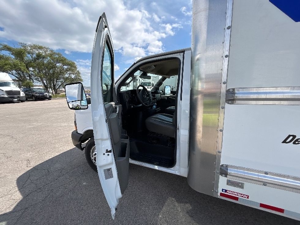 Light Duty Box Truck-Light and Medium Duty Trucks-GMC-2021-Savana G33903-Milwaukee-WI-109,970\n\t\tmiles-$ 28,500 - Image 15