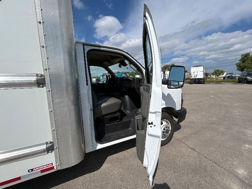 Light Duty Box Truck-Light and Medium Duty Trucks-GMC-2021-Savana G33903-Milwaukee-WI-109,970\n\t\tmiles-$ 28,500 - Image 18